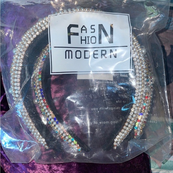 Bundle of Bejeweled headband - Picture 8 of 8